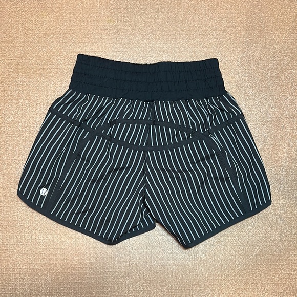 Lululemon RARE Tracker Short II *2-way Stretch Parallel Stripe - Picture 3 of 10